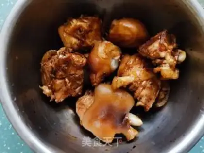 Make Flaming mushroom soy-cup pig hoof step 5