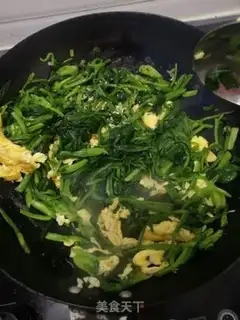 Make Spinach fried eggs step 2