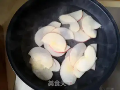 Make Apple roses step 2