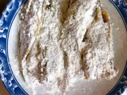 Make Dried and fried yellowfish step 2