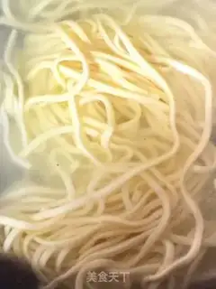 Make Twin pepper noodles step 1