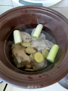Make Bones soup and mushrooms step 0