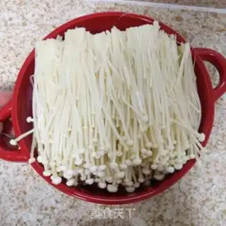 Make Garlic fans step 1