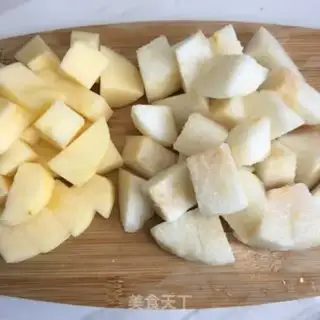Make Apple pear soup step 1