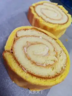 Make Tiger cake roll step 23