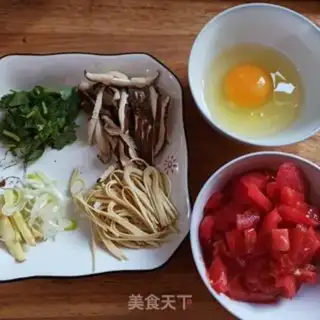 Make Western red soup step 0