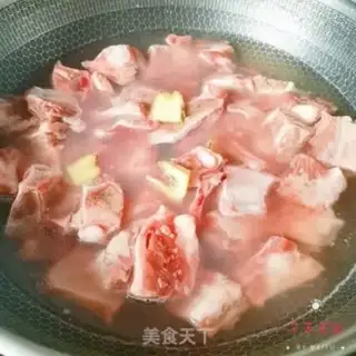 Make Unoiled sugar veal ribs step 1