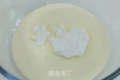 Make Strawberry avalanche cake step 12