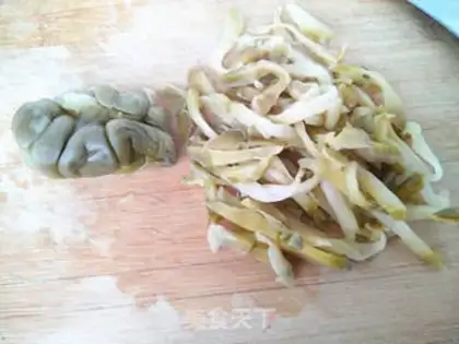 Make A white radish and a sledge step 0