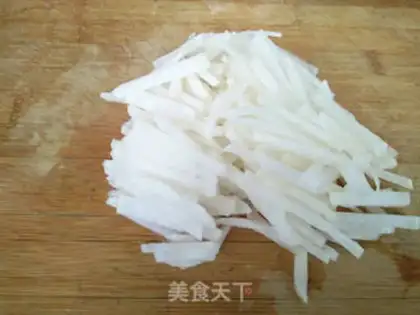 Make A white radish and a sledge step 1