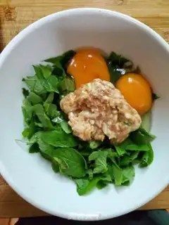 Make A mint omelet step 1