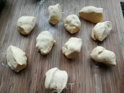 Make Red potato bird buns step 3