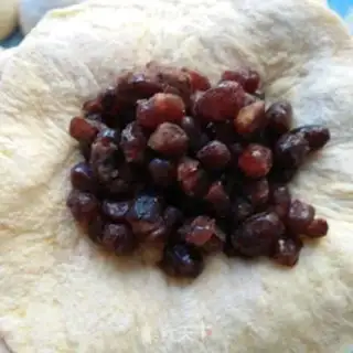 Make Pumpkin bean buns step 3