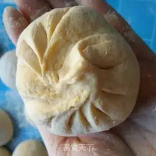 Make Pumpkin bean buns step 4