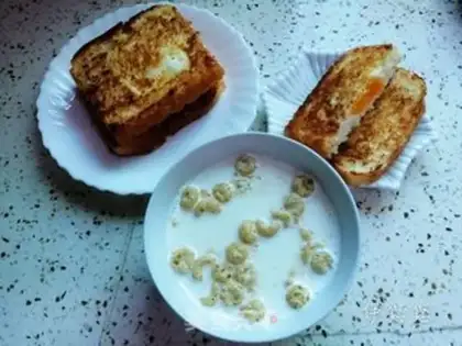 Make Toast eggs step 5
