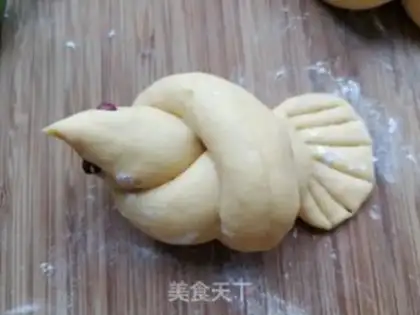 Make Red potato bird buns step 6