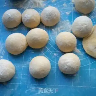 Make Pumpkin bean buns step 5