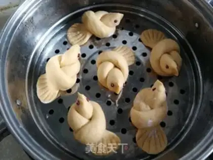 Make Red potato bird buns step 7