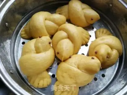 Make Red potato bird buns step 8