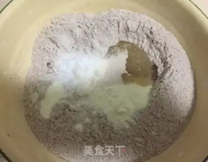 Make Black barbeque bread step 1