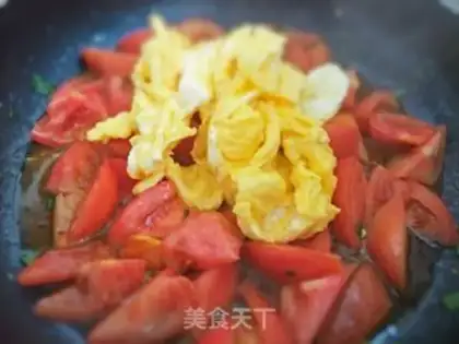 Make Tomato fried eggs step 11