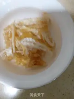 Make Black rice stewed fish glue step 1