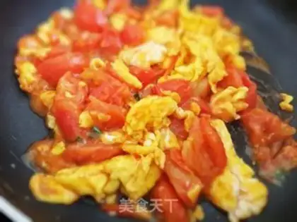 Make Tomato fried eggs step 13