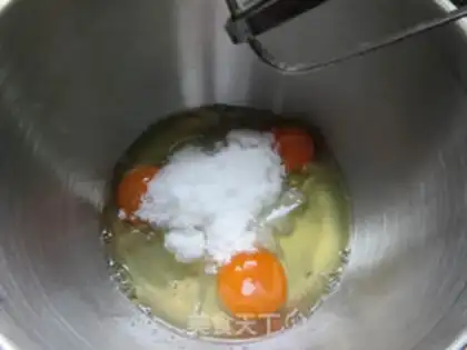 Make Peaches cake step 2