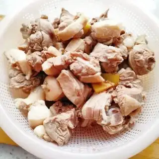 Make Chicken sauce and duck legs step 4
