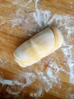 Make Pumpkin rose roll step 6