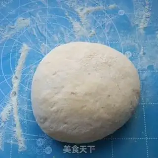 Make Pumpkin knife cut the rolls step 0