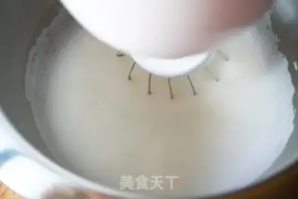 Make Strawberry cake step 4