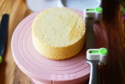 Make Strawberry cake step 18