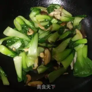Make Shrimp fried oil mushrooms step 2