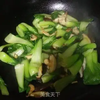 Make Shrimp fried oil mushrooms step 3