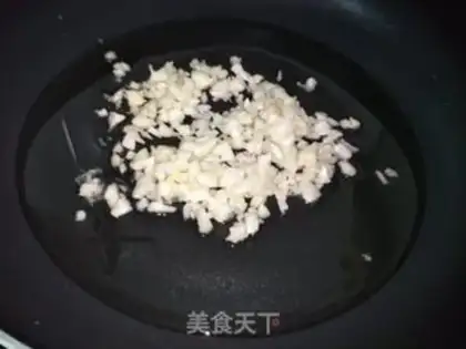 Make A garlic fan with a shrimp back step 3