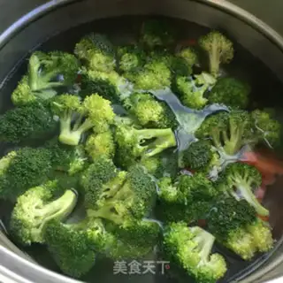 Make Low fat broccoli step 3