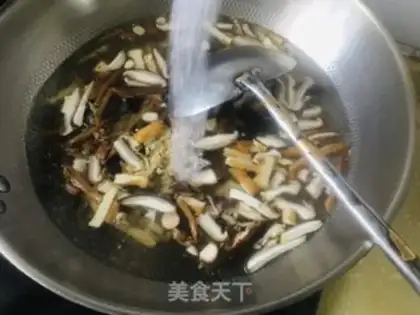 Make Spicy meat soup step 3