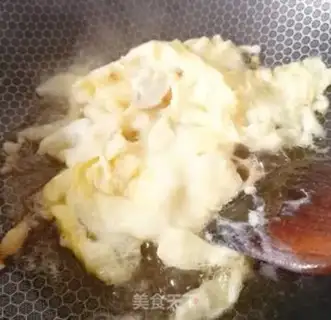 Make cucumber fried eggs step 3