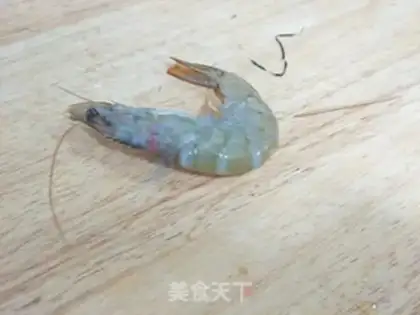 Make A garlic fan with a shrimp back step 5