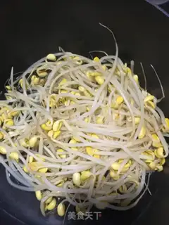 Make Potato bean sprouts and liver soup step 2