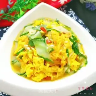Make cucumber fried eggs step 9