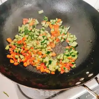 Make Pineapple rice step 3