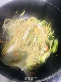 Make Squid fried pasta step 5