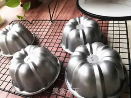 Make Zebra Zephyr cake step 8