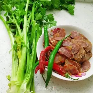Make Celery fried sausage step 0