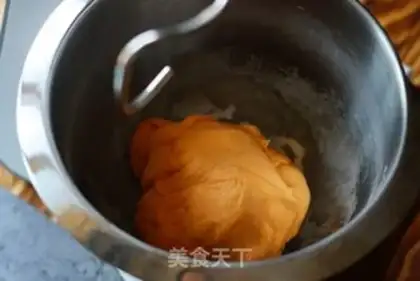 Make Eggs and tomatoes for noodles step 2