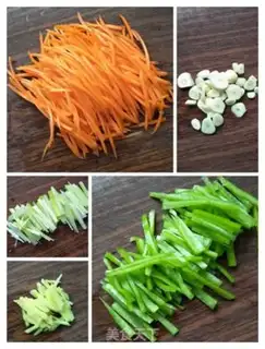 Make Carrots fried green beans step 2