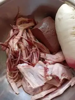 Make Three soups for radish duck step 0