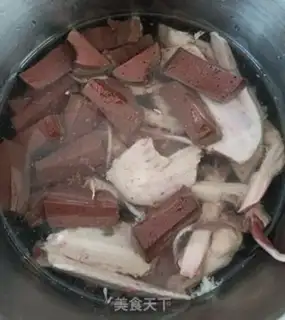 Make Three soups for radish duck step 1